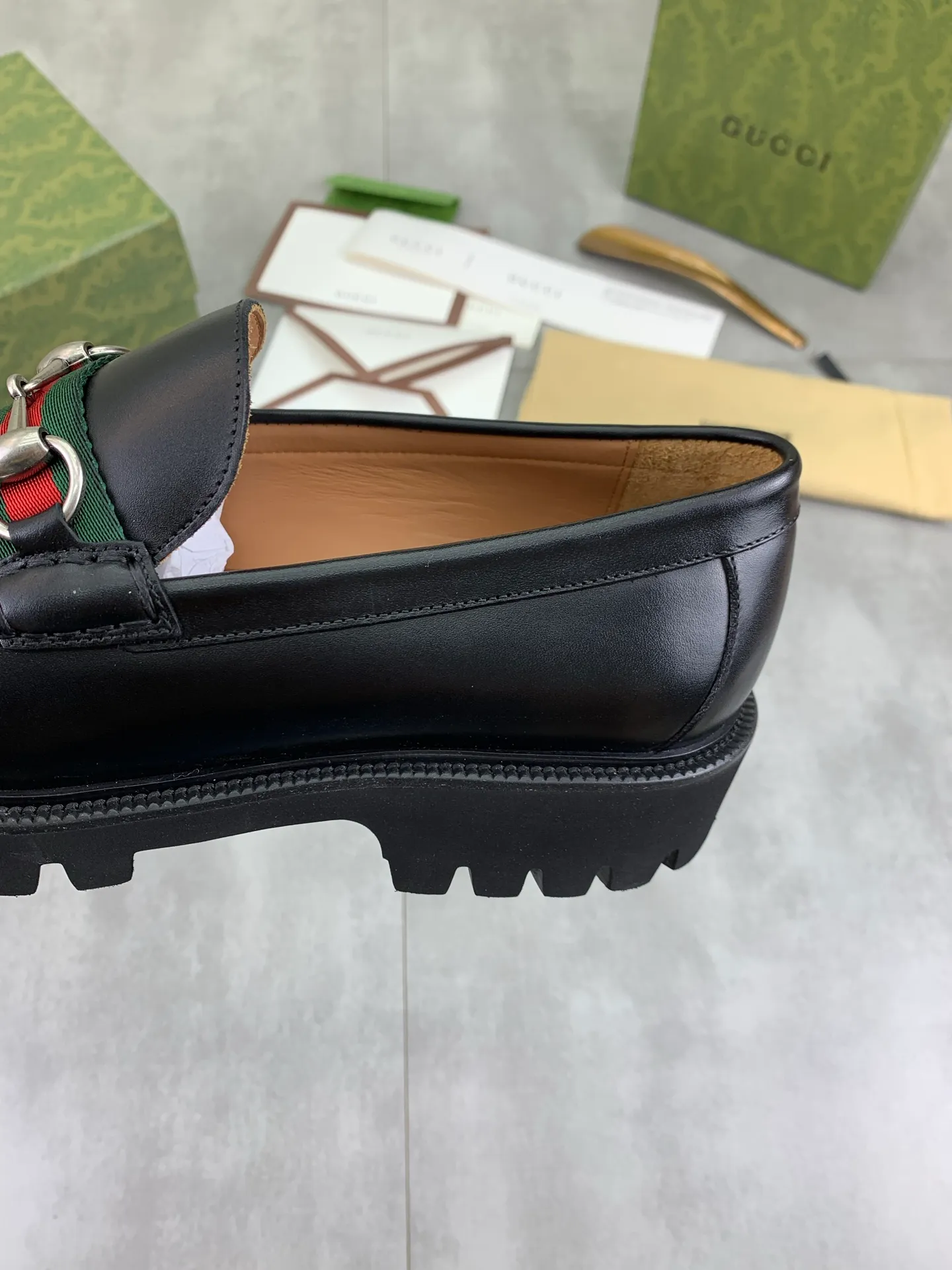 Factory price P840 💰💎💎💎Top version (original foam outsole) Brand: [GUCCi] Gucci's new business formal casual leather shoes Standard code: Men's size 39–45 (38 needs to be customized) Grade: Same style as the official website Original order quality Materials: Original open-edge beaded calfskin Water-dyed cowhide lining Original lightweight foam outsole Style category: Men's fashion Formal casual leather shoes, slip-on men's shoes series, young and fashionable, European and American trends, British style, casual matching, comfortable feet, color: multiple colors available, actual picture